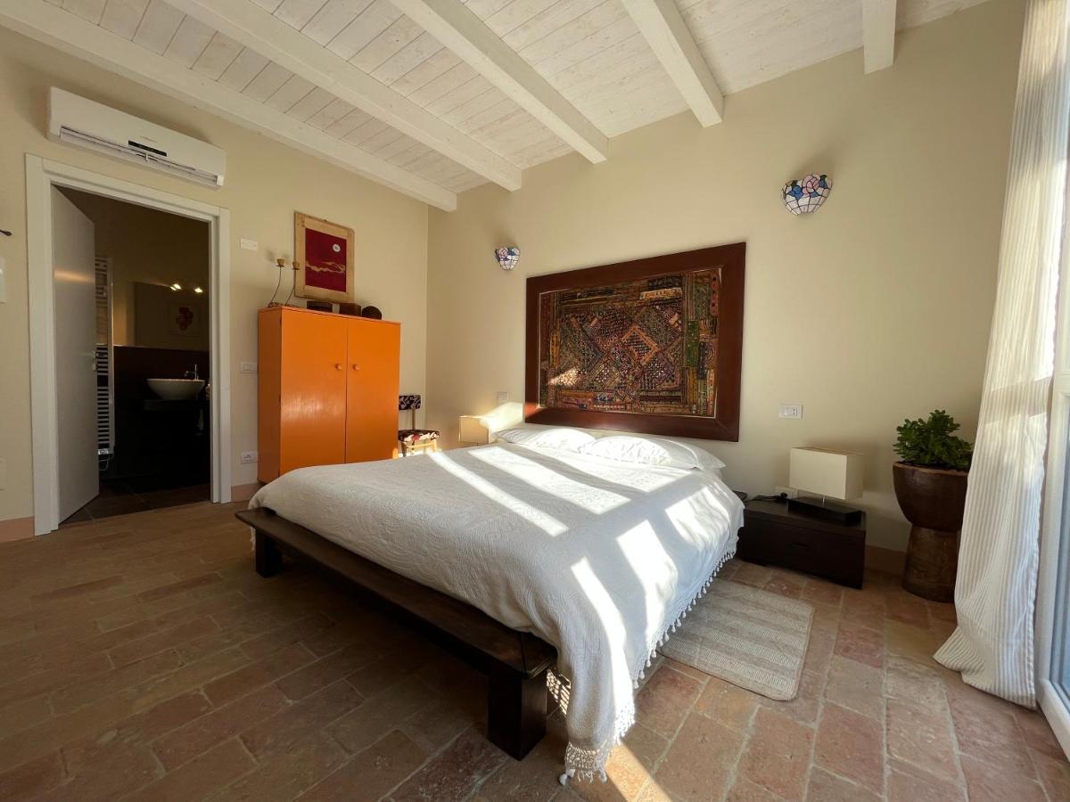 Pioppi Neri R&B Bed and Breakfast Felino Eksteriør billede